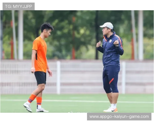 青年队长与一线队合练，或被提拔进入替补名单