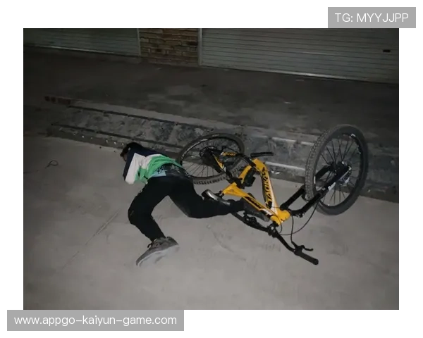 自行车比赛摔车，成都最重伤者治疗方案引热议，自行车比赛摔跤